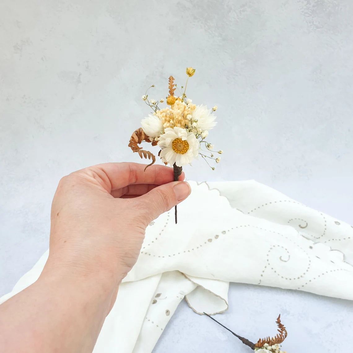 "Love in a Mist" Dried Flower Daisy & Fern Hair Pins - Lytton Rose Botanical